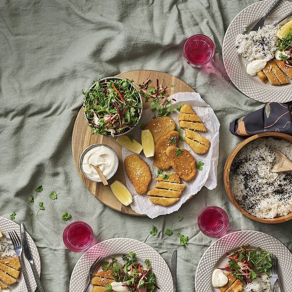 Schnitzel med korianderkålsallad